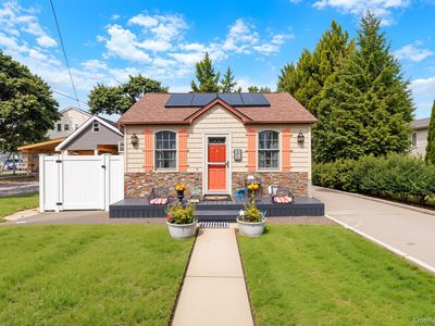 23 Dewey Place