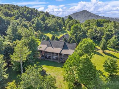 525 Schoolhouse Ridge