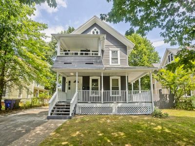 107 Thompson St