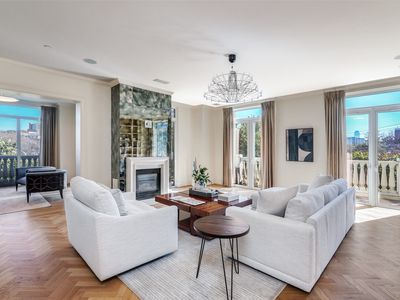 3505 Turtle Creek Blvd APT 2A
