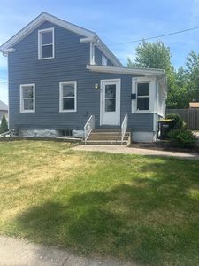 110 N Seminary Ave