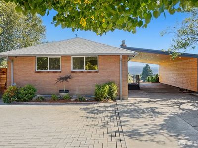 8324 Beacon Avenue S