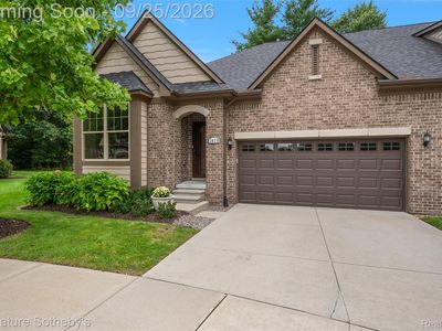1075 Hampshire Ct