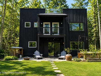 15 Lake View Drive