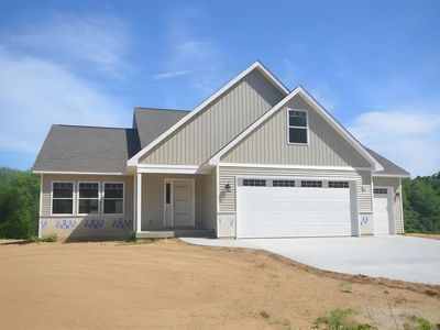 237 Markus Glen Dr