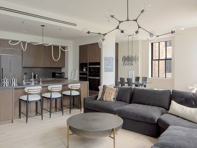 100 Barclay St APT 16A
