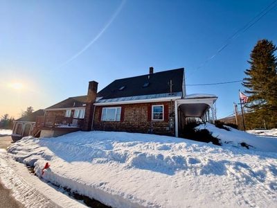 1376 Presidential Highway