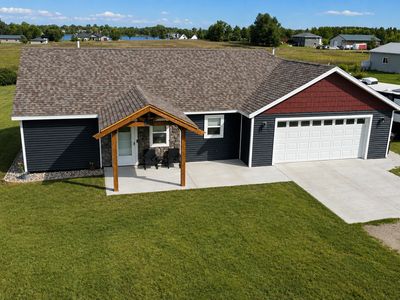 202 Cozy Oak Dr E