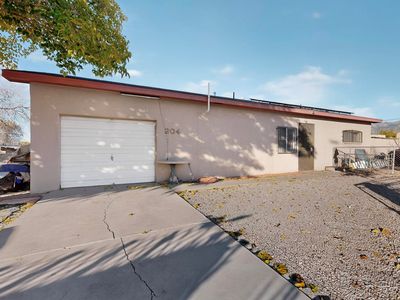 204 General Hodges St NE