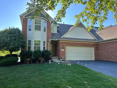 6174 Lone Oak Cir