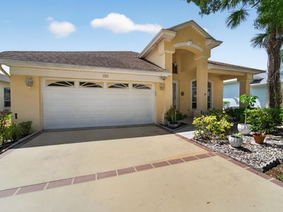 562 NW Lambrusco Drive