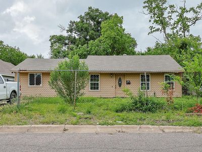 5839 Southurst St