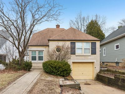 4524 North Sheffield AVENUE