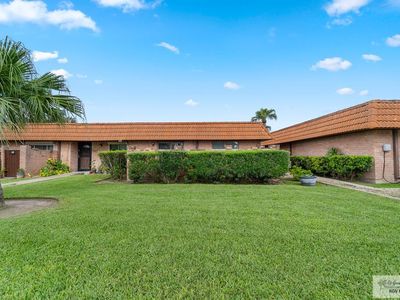 1400 Palm Valley Dr W