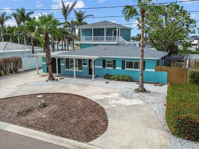 7950 Causeway Blvd N