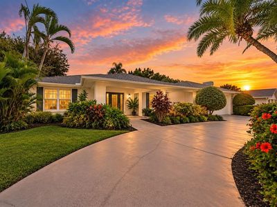 6840 COUNTRY LAKES CIRCLE