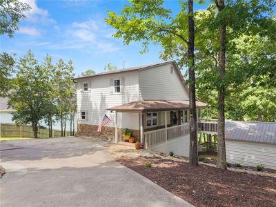 205 Lake Dr