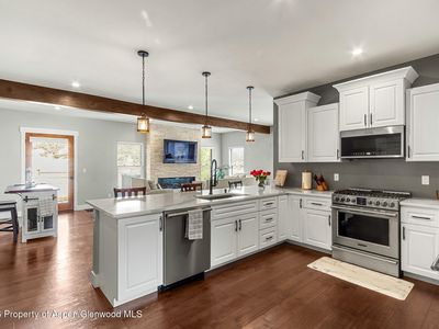276 Blackhawk Dr