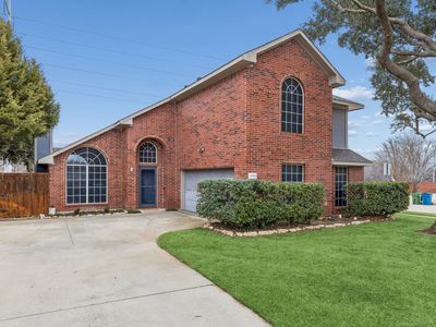 1945 Helen Ln