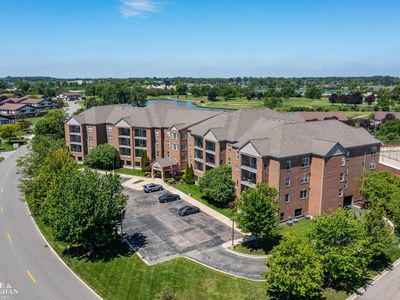 2210 Country Club Dr