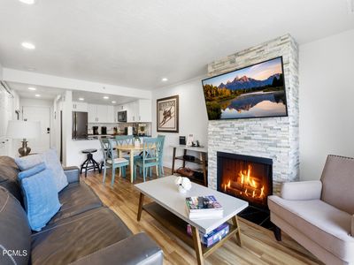 2000 Prospector Ave #402