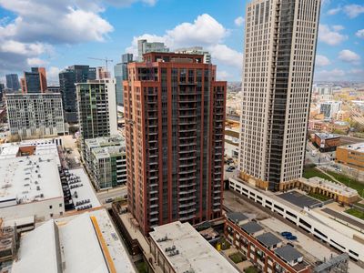 330 N Jefferson St APT 1704