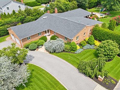 88 Dix Highway