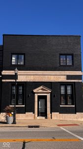 202 W Main St