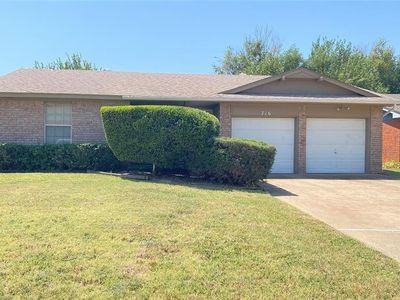 Property at 716 NW 17th St, Moore, OK