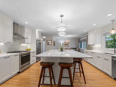 129 W Glencrest Dr