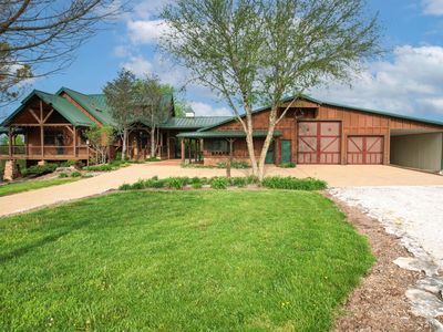 1781 W Blue Springs Road
