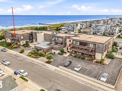 66 E 20th St #206
