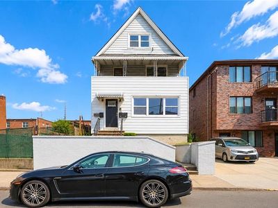 145 Bay 11th St