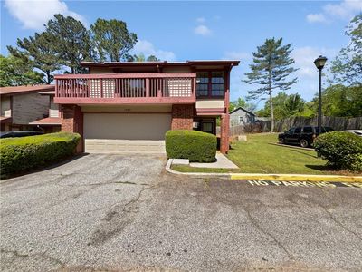 1084 Village Main St