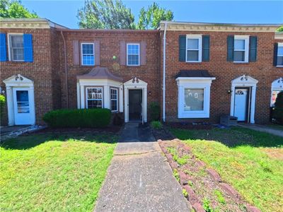 63 Colonial Way