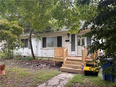 32 Dwight Rd