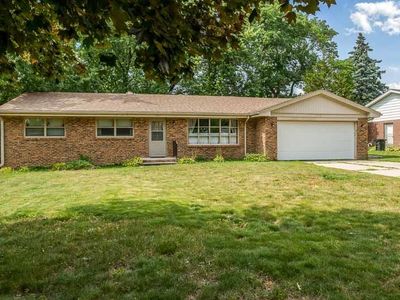 2212 Silverthorn Dr