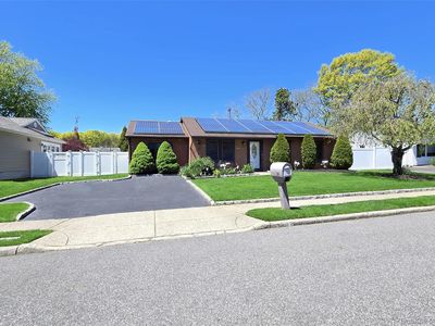 150 Glenmere Way