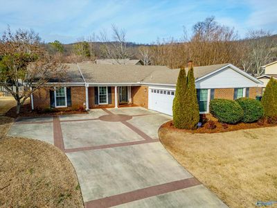 1603 Willowbrook Dr SE