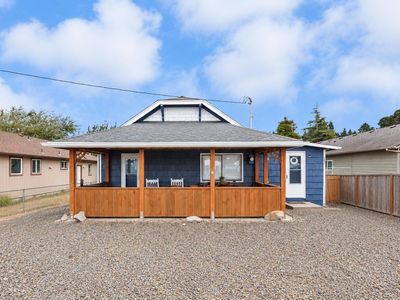365 NW Cedar St
