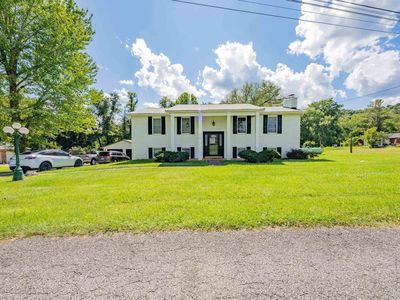 46 Studebaker Rd