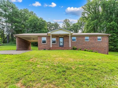 3695 Bradley Rd