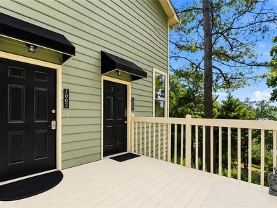 Property at 1003 Canyon Point Cir, Roswell, GA