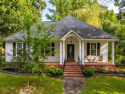 1102 S Main St