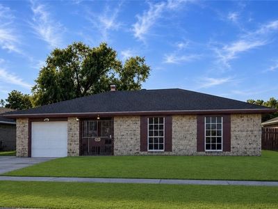 2416 W Pearl Dr
