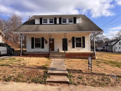 305 & 307 E Washington St