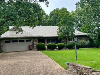 105 Crest Dr