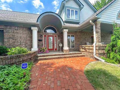 2437 N Grand Ave