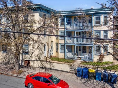 600 N West St