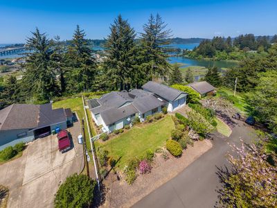 Property at 440 NE Edgecliff Dr, Waldport, OR